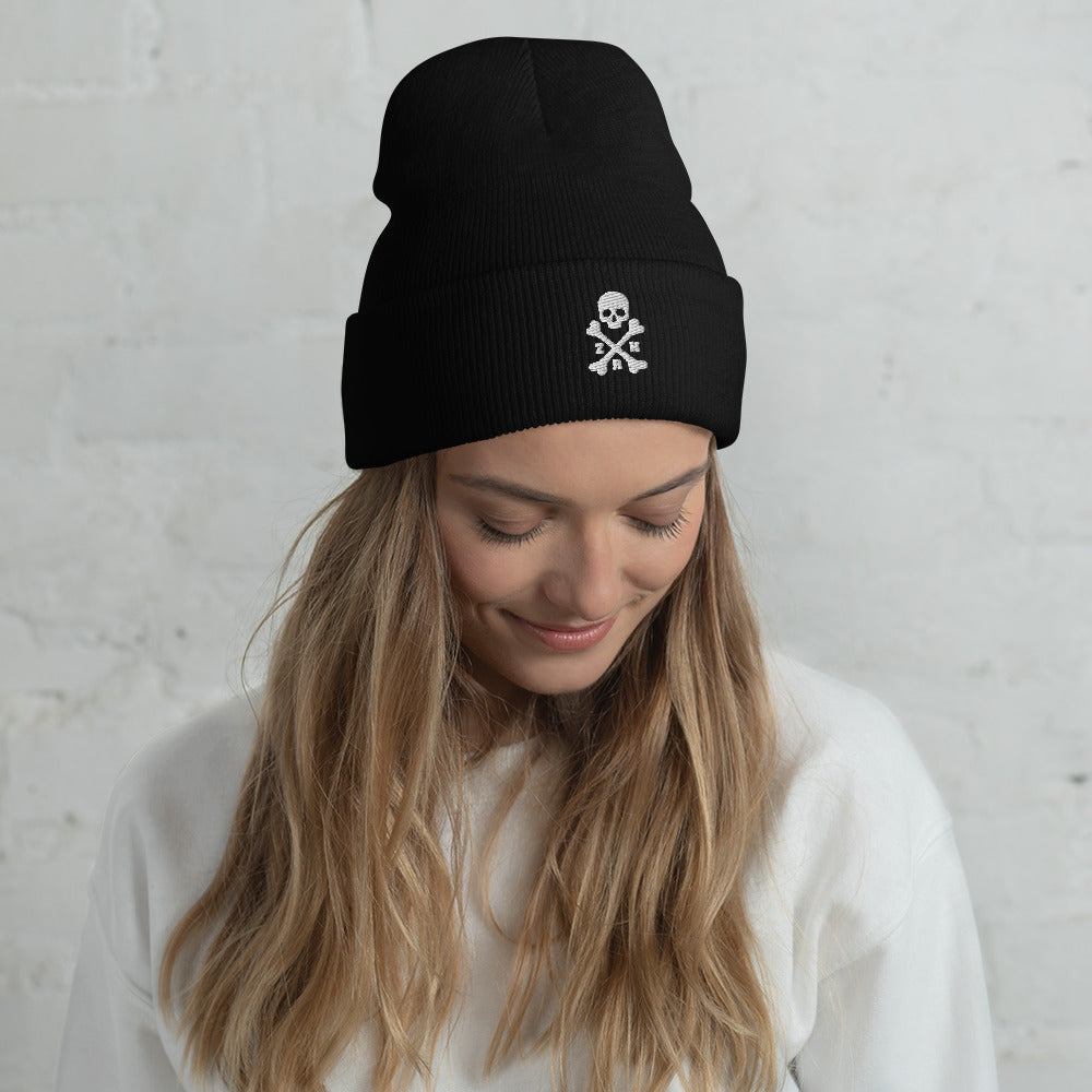 ZRH Beanie mit Totenkopf und gekreuzten Knochen